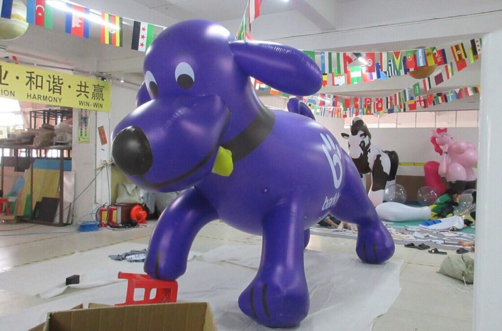 dog parade helium balloon
